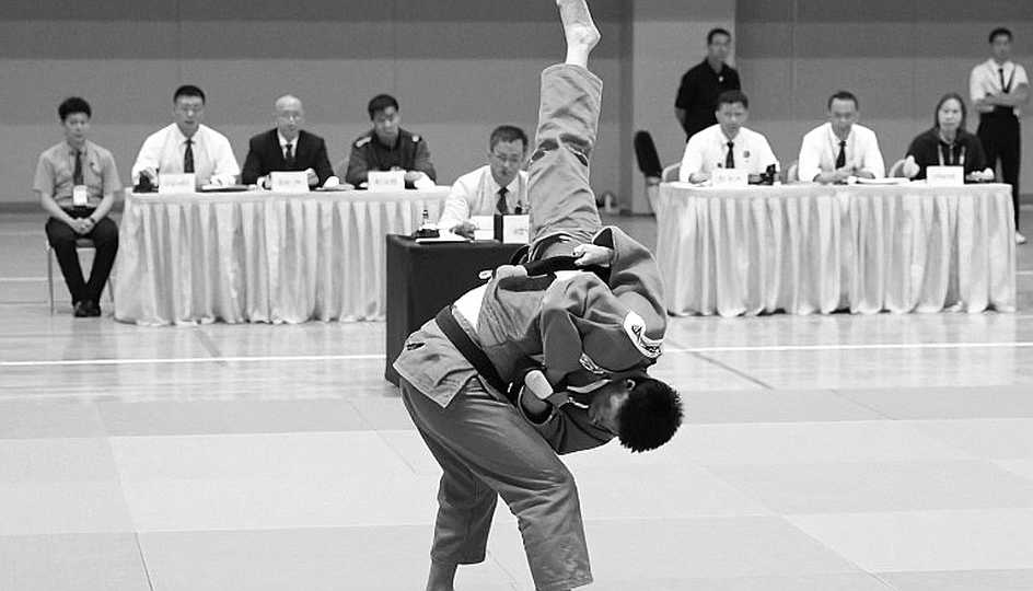 Asiad 20: Đội kata nữ Việt Nam bảo vệ vàng — và mười lăm lá phiếu 5-0 đang kể một câu chuyện khác
